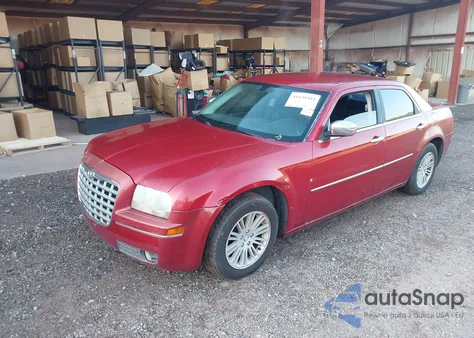 2010 Chrysler 300 Touring/Signature Series/Executive Series z USA, uszkodzony, nr VIN 2C3CA5CV3AH192613